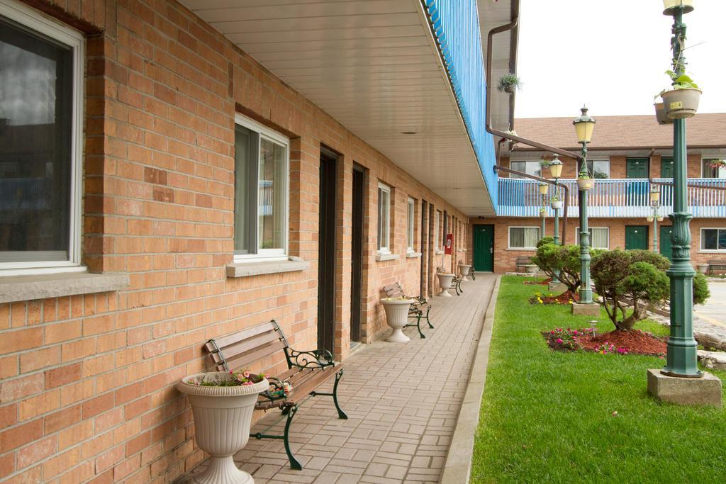 Knights Inn Lindsay Exterior photo